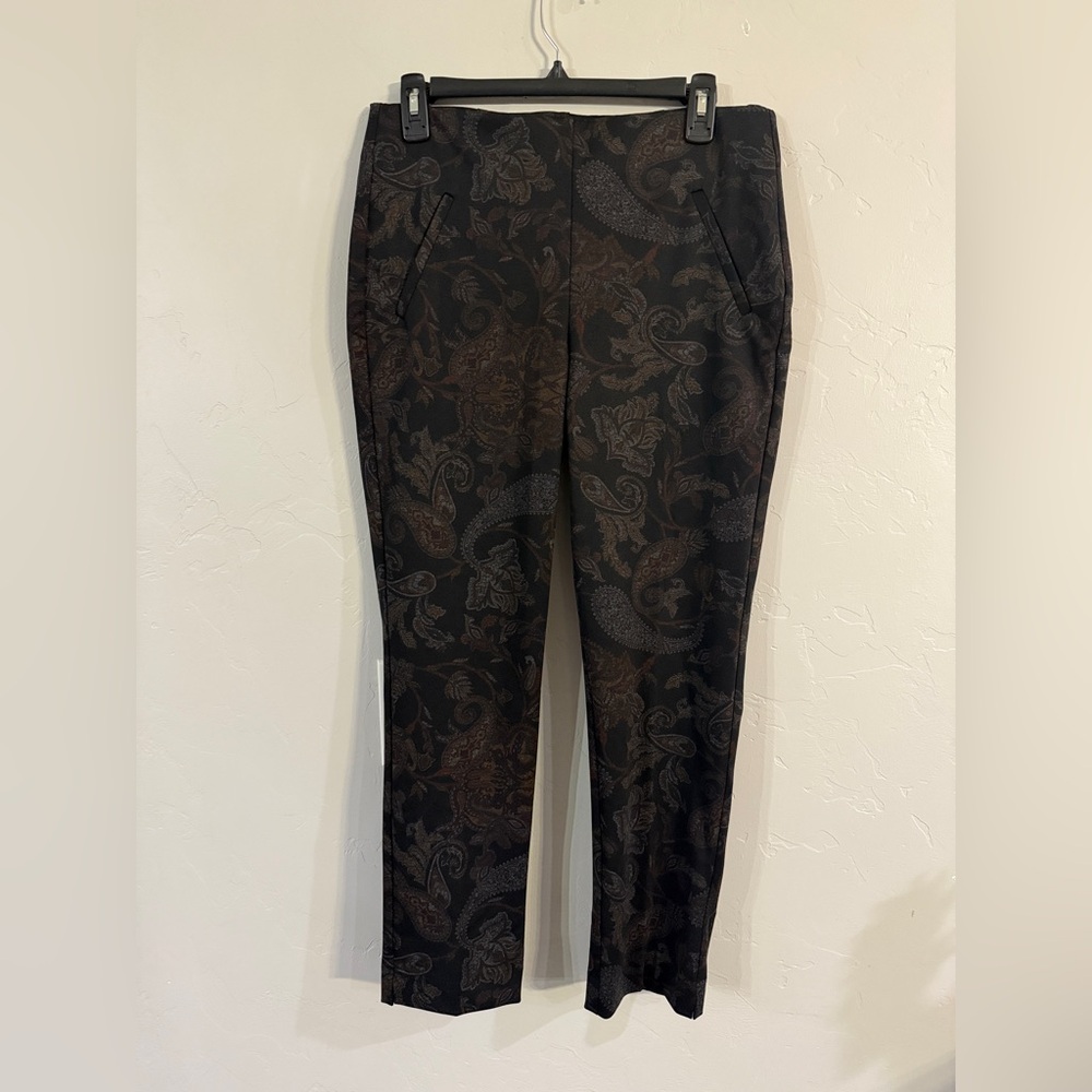 Women’s Chico's Black Paisley Fabulously Slimming 0.5 Ankle Pants.